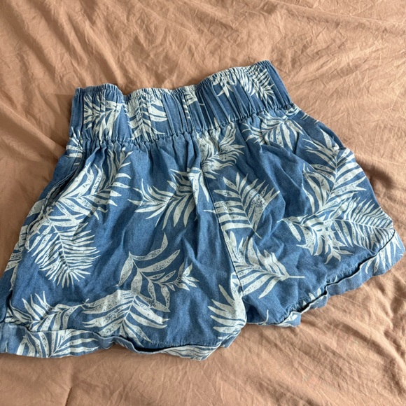 AE high waisted vacation jean shorts - Picture 3 of 3